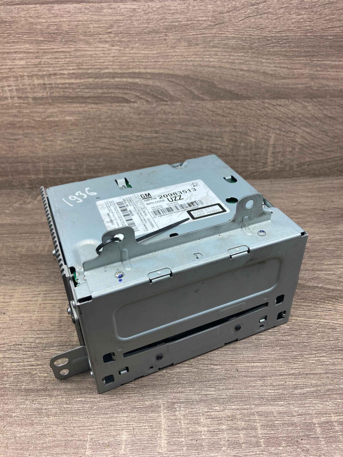 20983513   Radio/CD/DVD/GPS head unit Opel Astra J