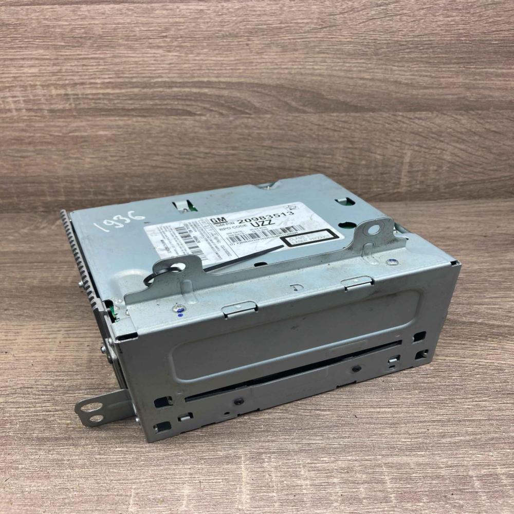 20983513   Radio/CD/DVD/GPS head unit Opel Astra J
