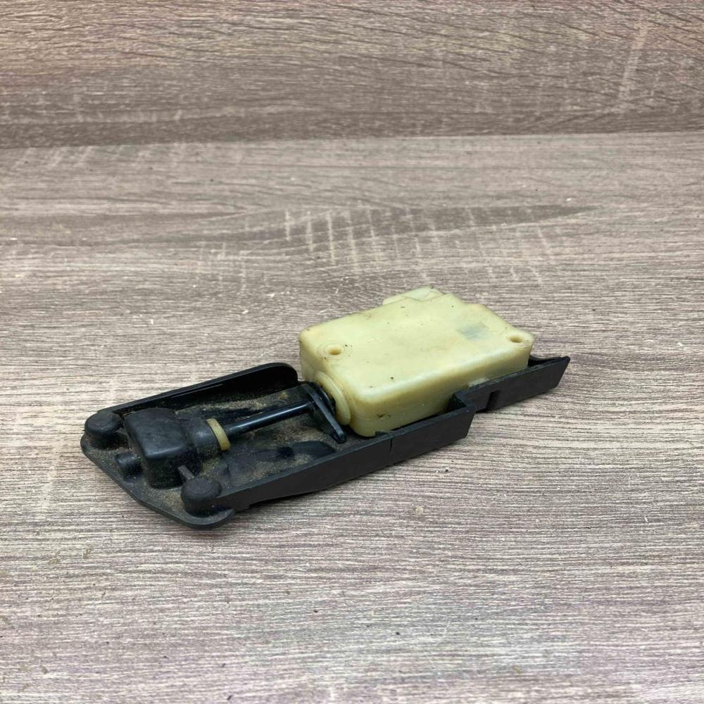 30612856   Fuel tank cap lock Volvo V70