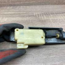 30612856   Fuel tank cap lock Volvo V70