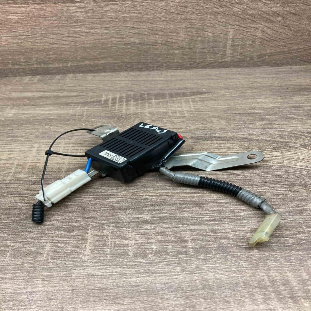 05370 593L C25S2B  Antenna control unit Lexus IS 220D-250-350