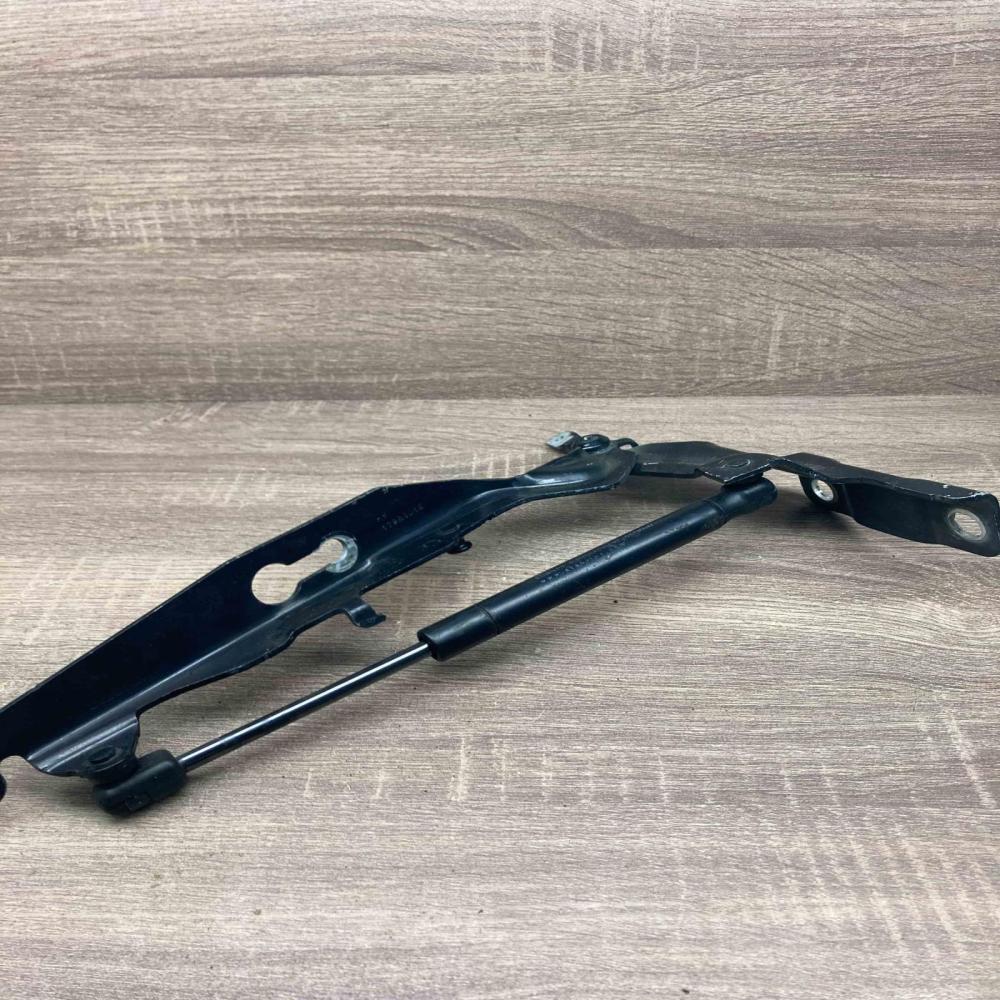 30779283 30784935  Engine bonnet/hood hinges Volvo XC60