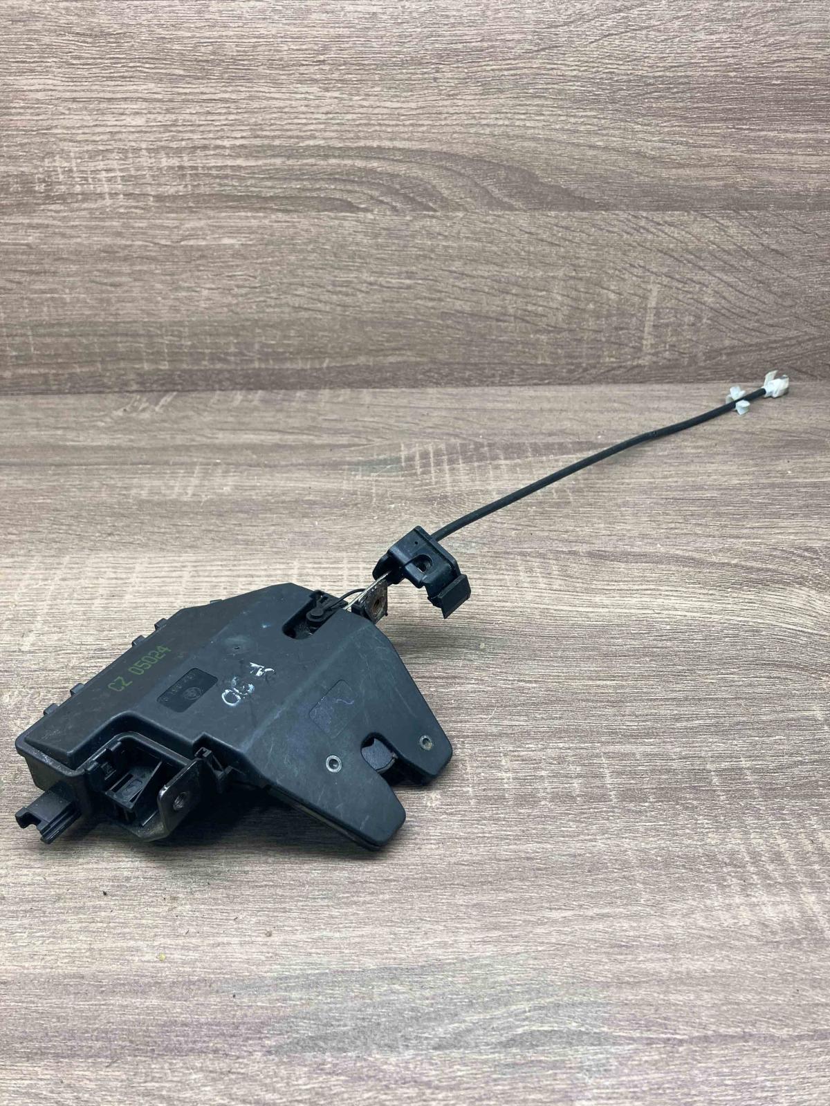 8196401 CZ05024  Tailgate/trunk/boot lock/catch/latch BMW 3 E90 E91