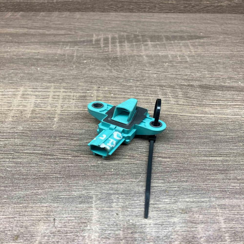 8K0955557C   Airbag deployment crash/impact sensor Audi A4 S4 B8 8K