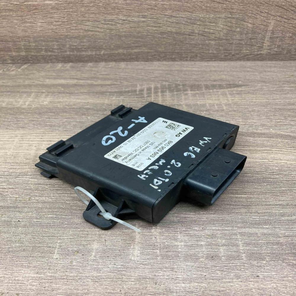 8K0959663A   Voltage converter/converter module Audi A4 S4 B8 8K