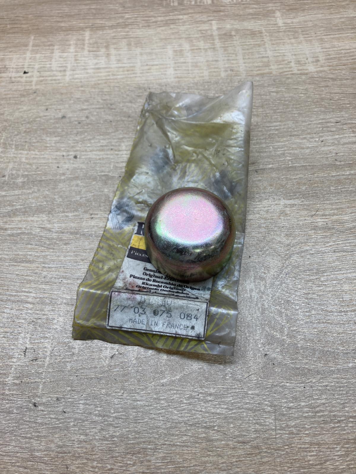 7703075084   Front wheel ball bearing Renault Trafic I