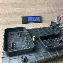1K0937124H   Fuse box set Volkswagen Golf V
