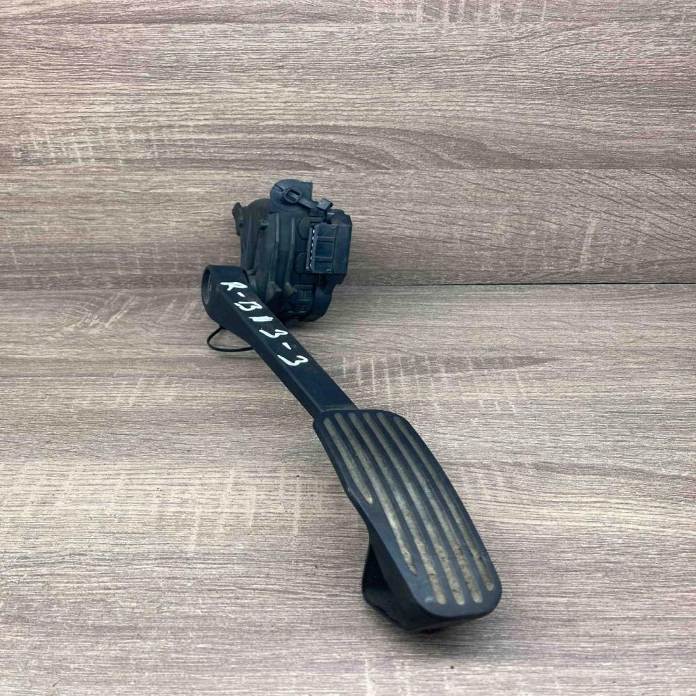 30636004 66PV008537  Accelerator throttle pedal Volvo V70