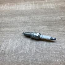 RN7YCC   Spark plug Renault 19