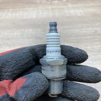RN7YCC   Spark plug Renault 19
