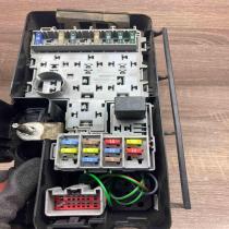 30728132 8690698  Fuse module Volvo XC90