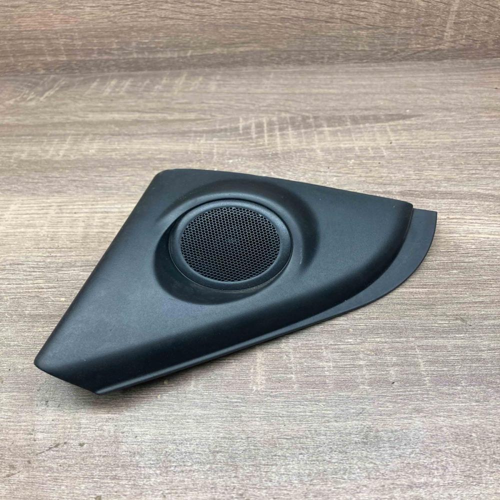 6M2T 18932 BE3ZHE 7S71 20296  Front door high frequency speaker Ford Mondeo MK I
