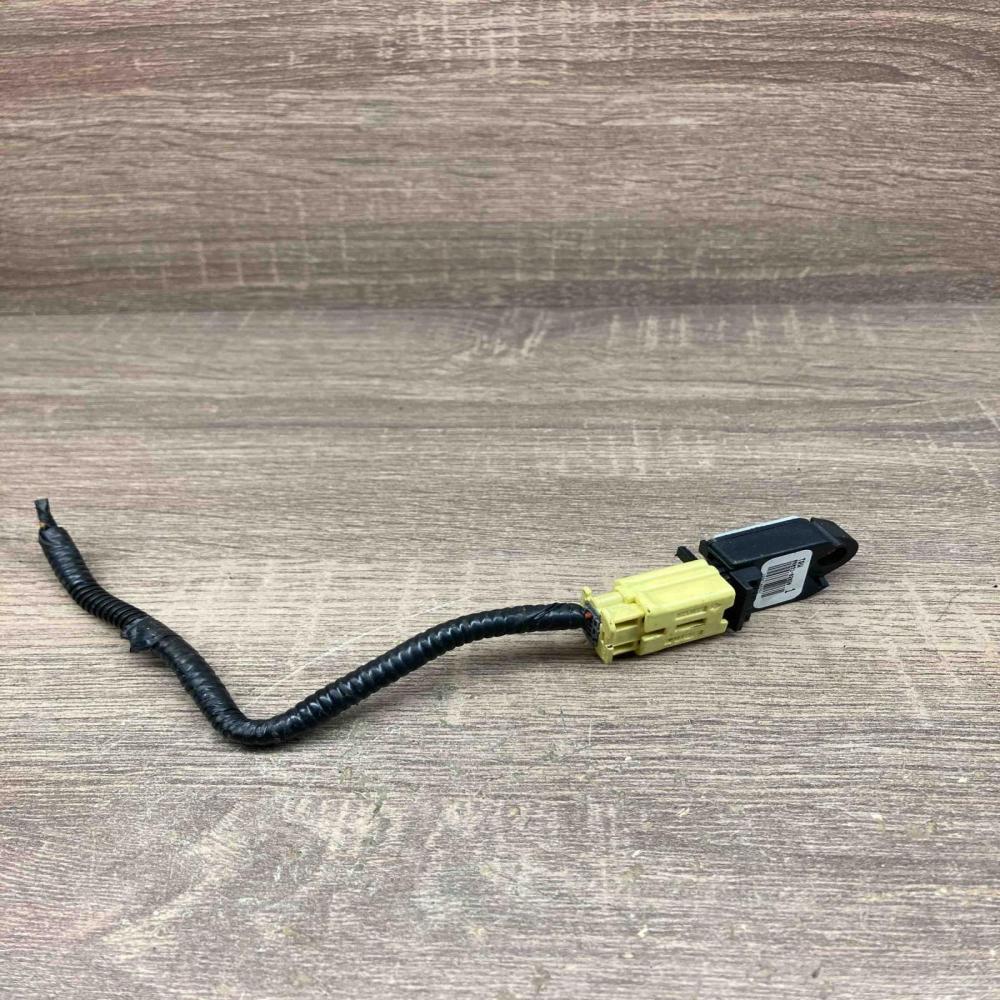 89831 02020 Used  Airbag deployment crash/impact sensor Peugeot 107