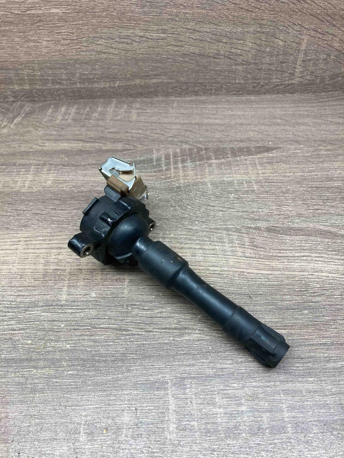 1748017 11860  High voltage ignition coil BMW 3 E46