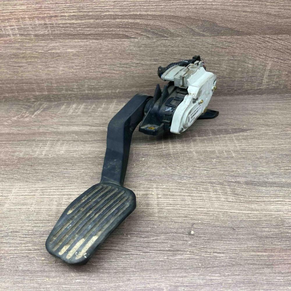 30683517 6PV008537 Used Accelerator throttle pedal Volvo XC90