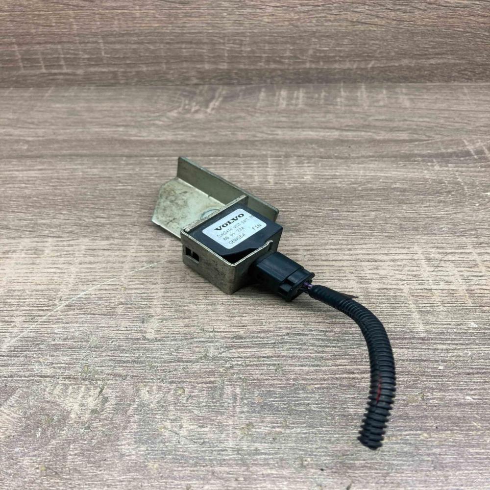 8691734   Airbag deployment crash/impact sensor Volvo XC70