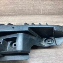 08693389   Rear bumper mounting bracket Volvo S60