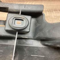 08693389   Rear bumper mounting bracket Volvo S60
