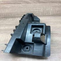 08693389   Rear bumper mounting bracket Volvo S60