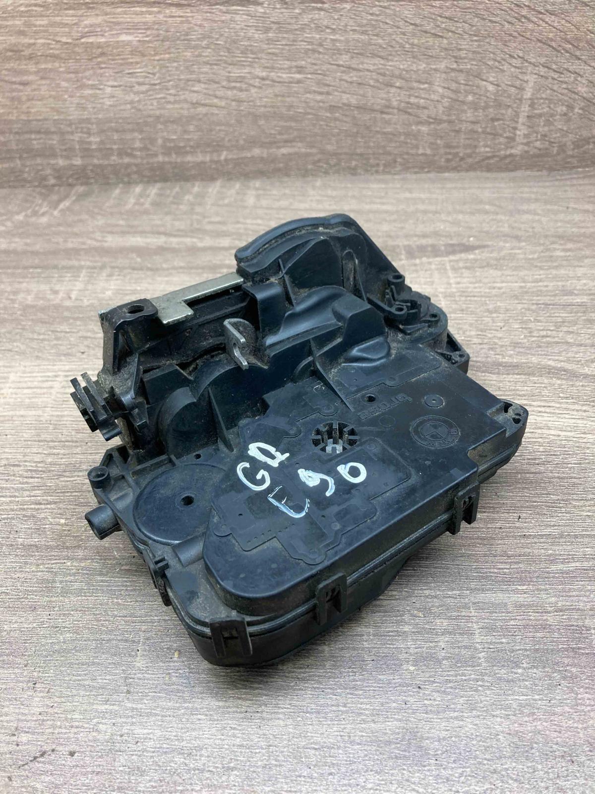 7060296   Rear door lock BMW 7 E65 E66