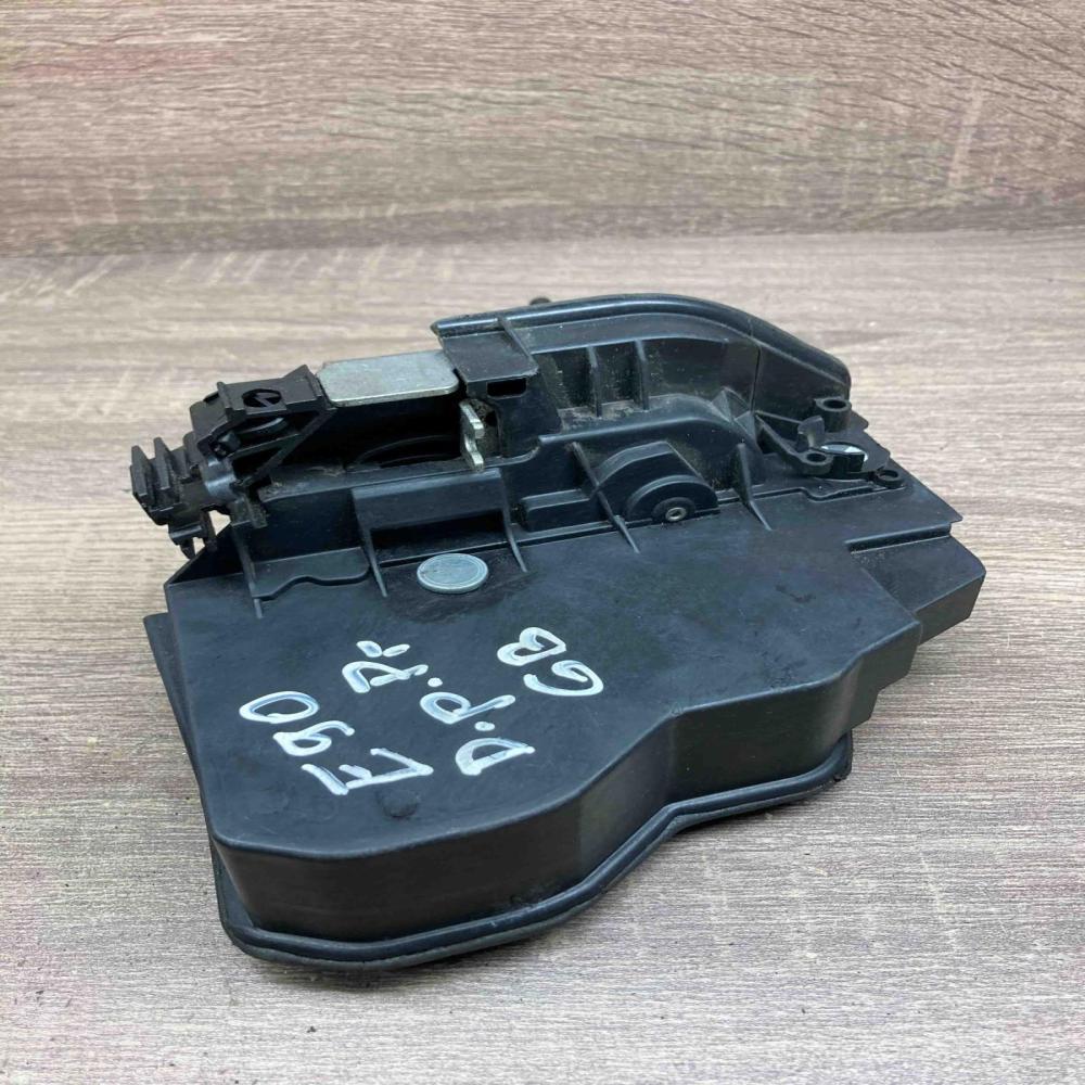 7202144   Front door lock BMW 5 F10 F11