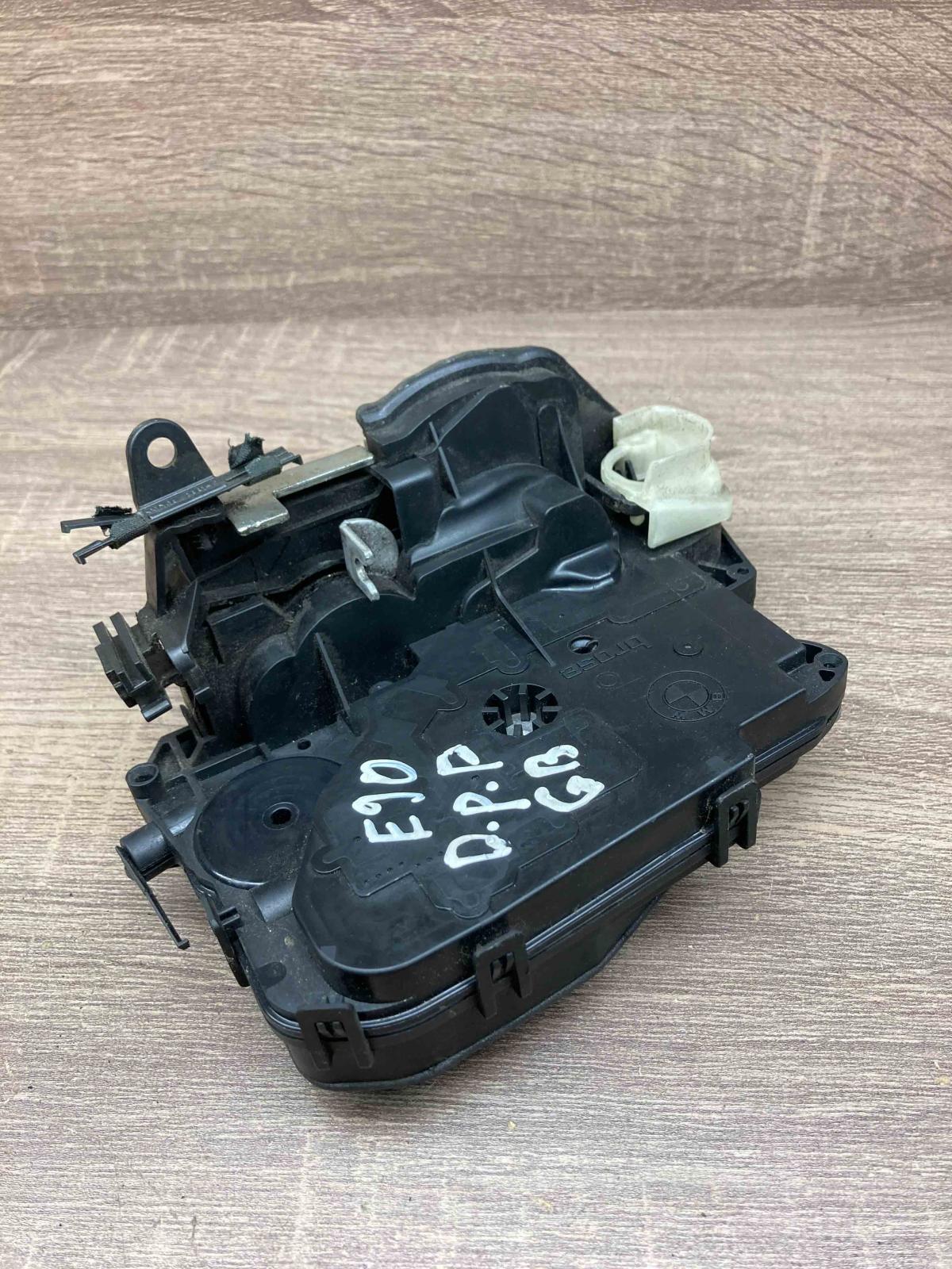 7059968 Used  Front door lock BMW 3 E90 E91