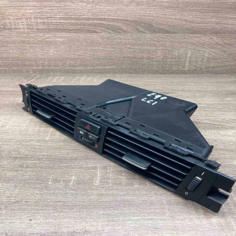 9130458 144821 10  Dash center air vent grill BMW 3 E90 E91