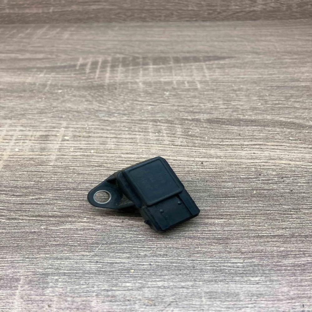 2244674   Air pressure sensor BMW 5 E39
