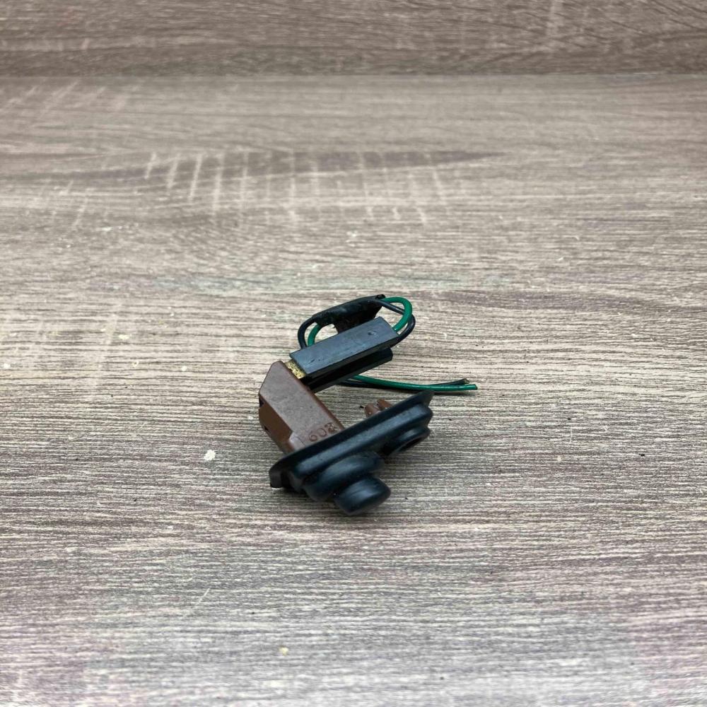 30864286   Front door sensor coupe Volvo S40, V40