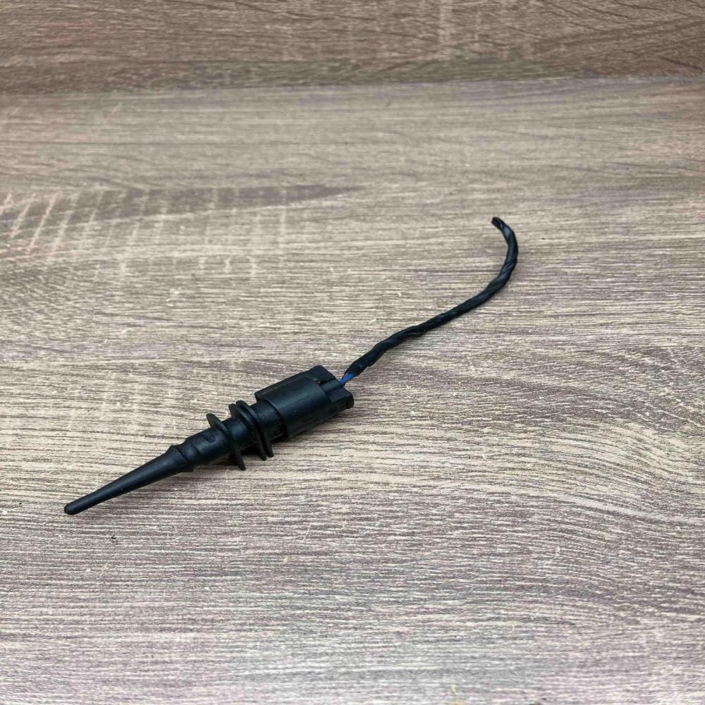 1718555 Used  Outside/exterior temperature sensor BMW 5 E60 E61