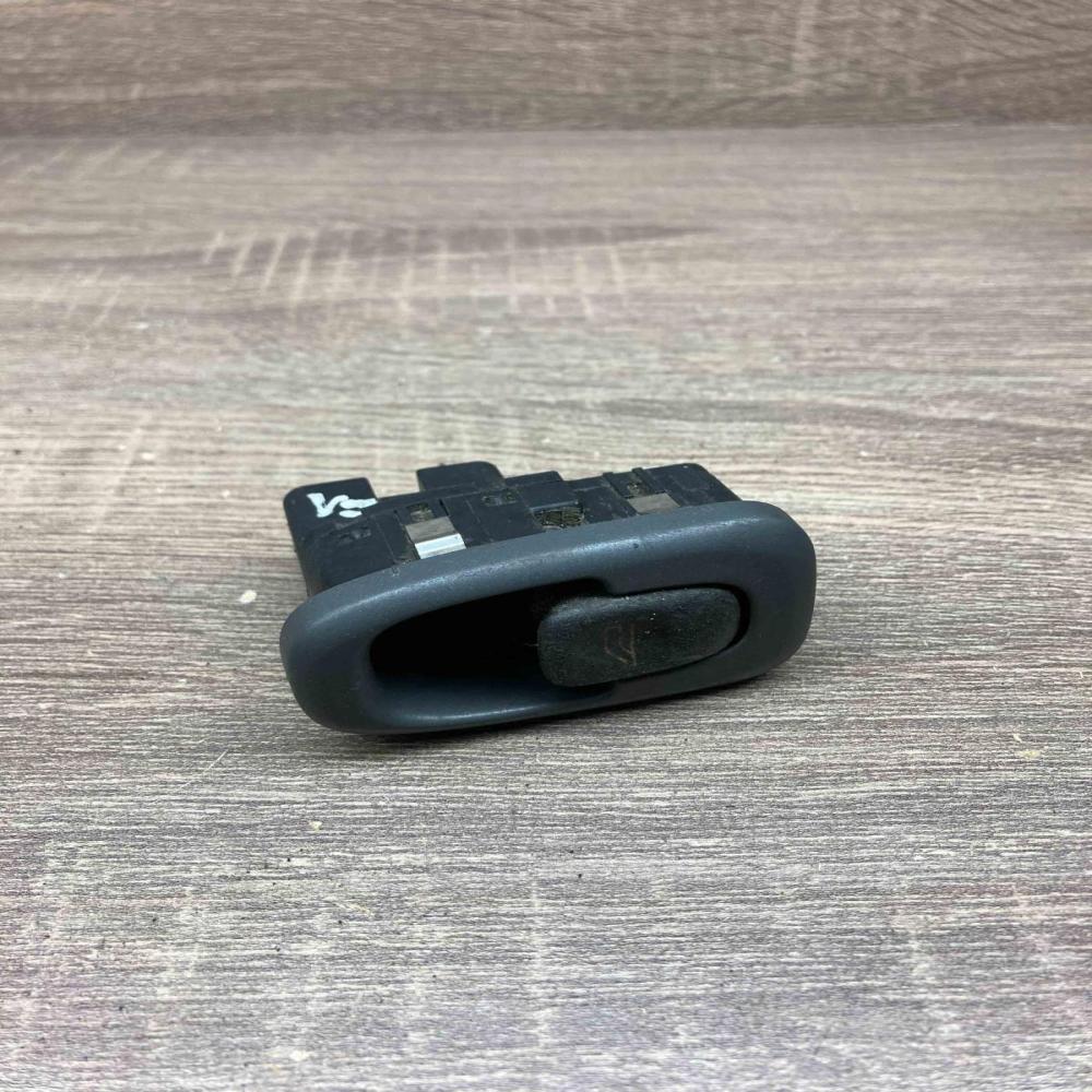 03458502 9148952  Electric window control switch Volvo V70