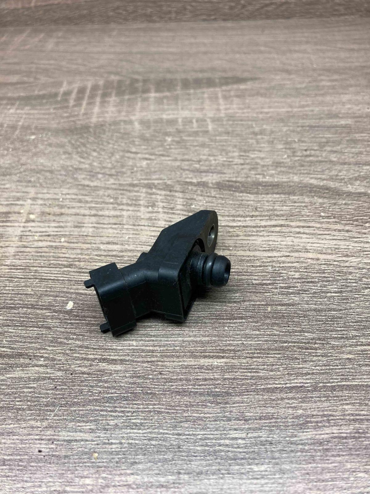 0261230046   Fuel pressure sensor BMW 5 E39