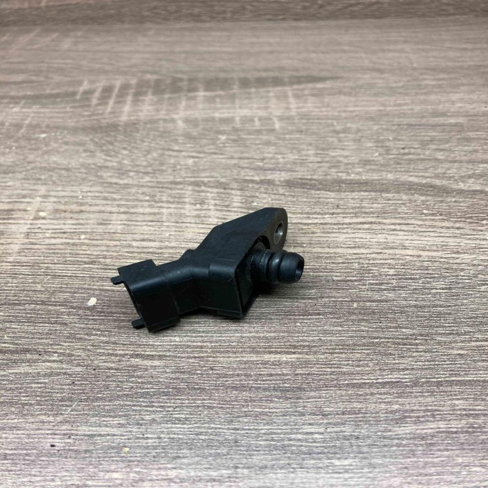 0261230046   Fuel pressure sensor BMW 5 E39