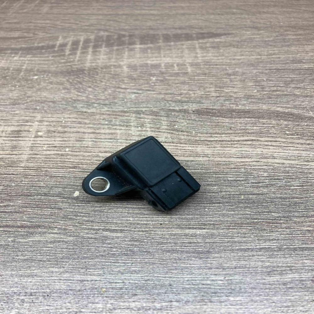 2246977   Air pressure sensor BMW 5 E39