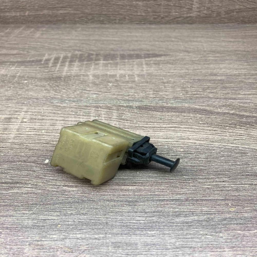 04671336 0240G1 2  Brake pedal sensor switch Jeep Grand Cherokee (WJ)