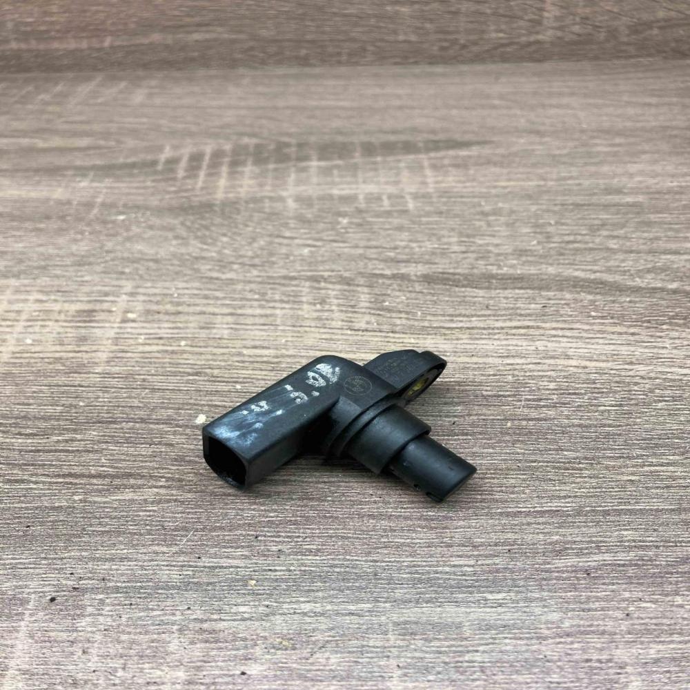2249320B   Camshaft position sensor BMW 3 E46