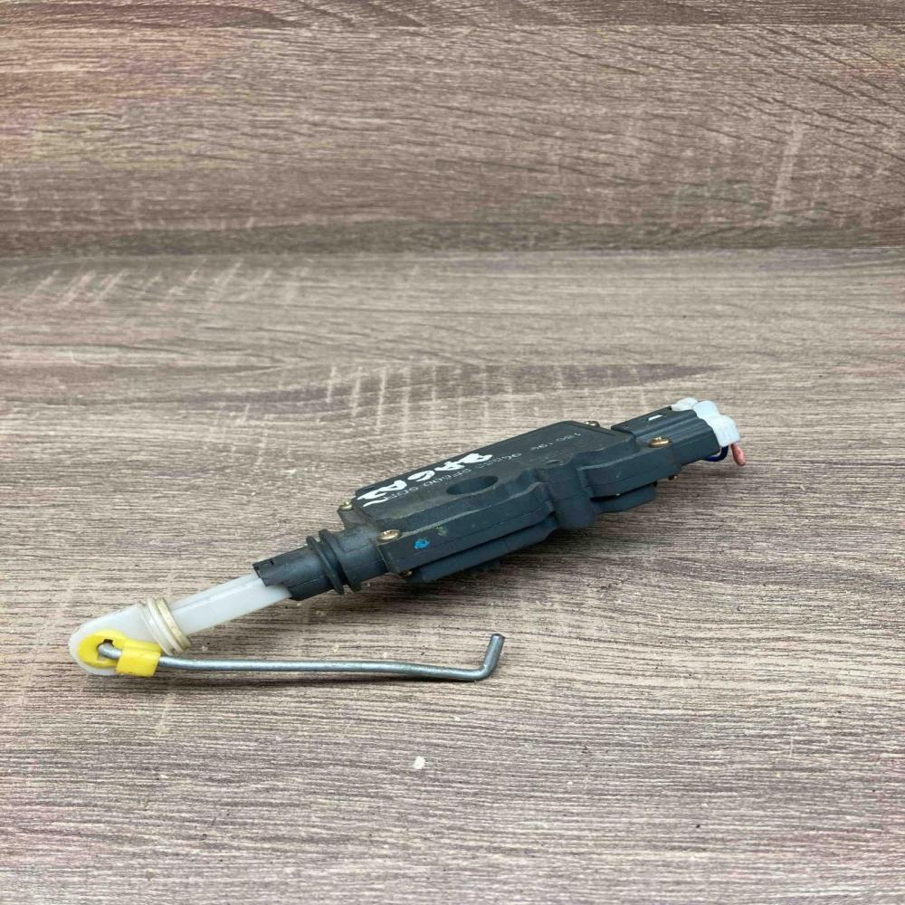 90550 9F600 186199  Central locking motor Nissan Primera