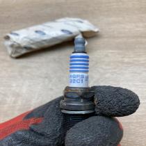 1120829 920F 12405 CBB  Spark plug Ford Orion