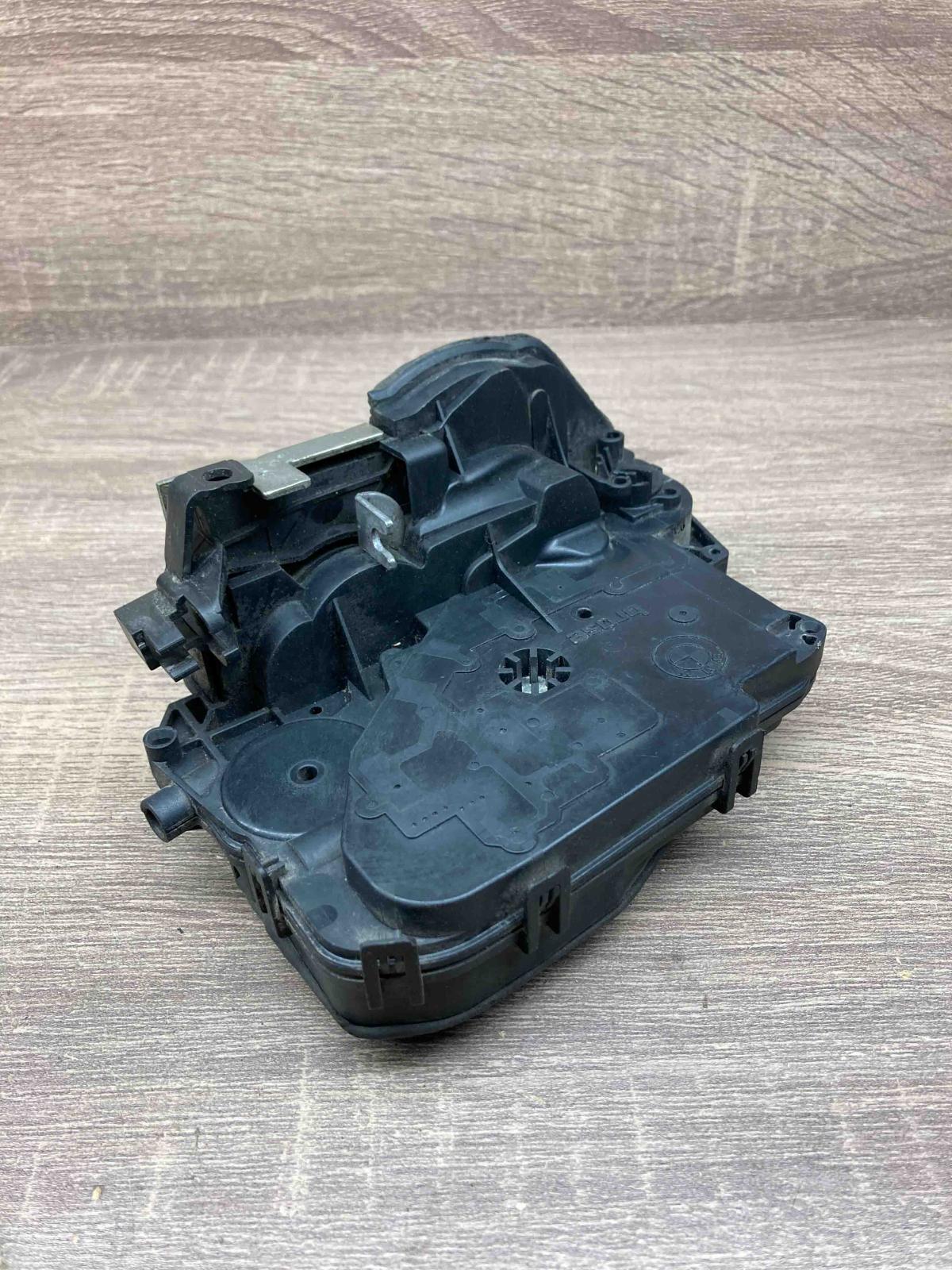 7060296 Used  Rear door lock BMW 3 E90 E91