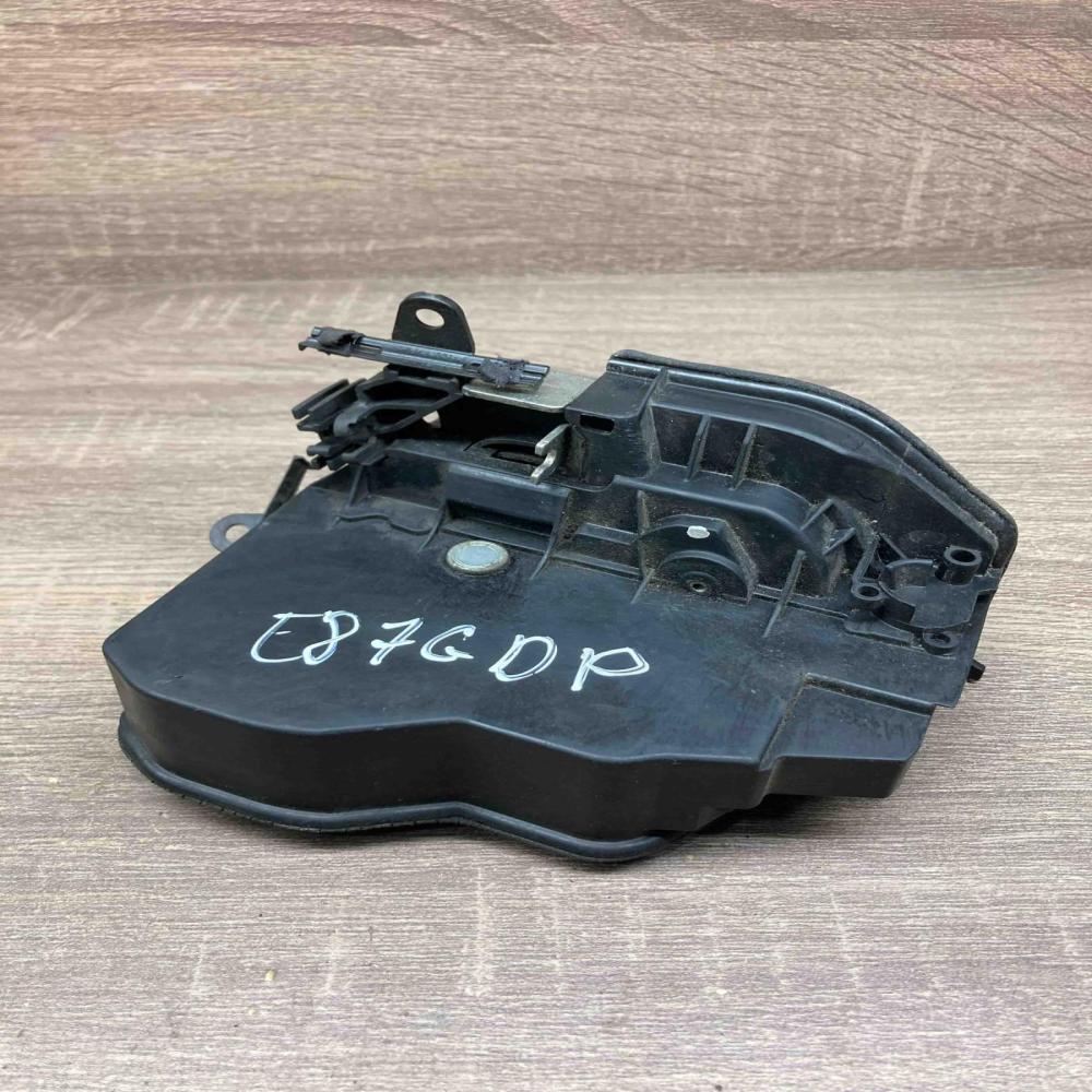 7167076   Rear door lock BMW 1 E81 E87
