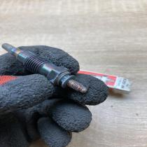 1056857   Glow plug Ford Escort