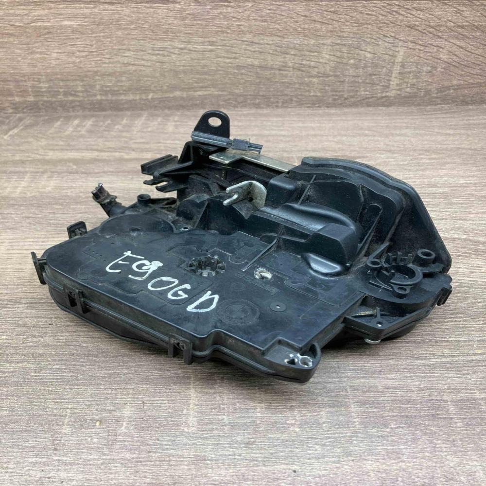 7229468   Rear door lock BMW 3 E90 E91