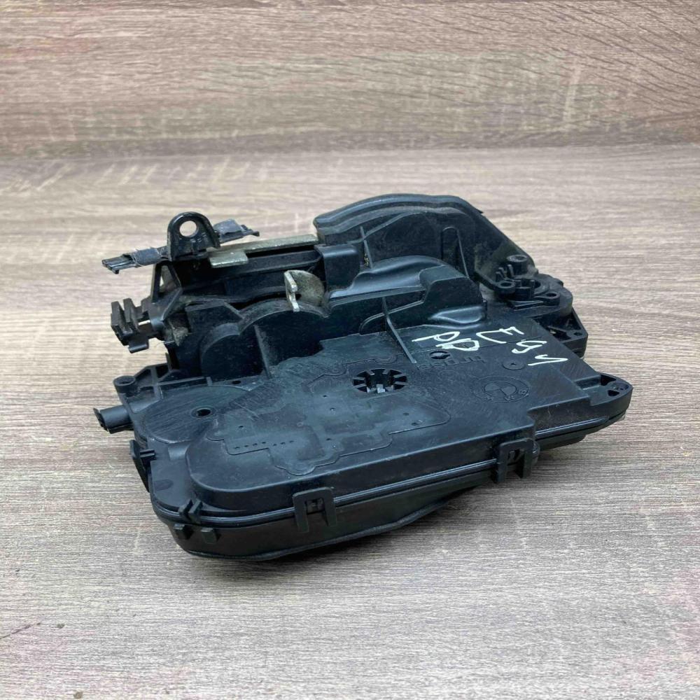 7229466   Front door lock BMW 3 E90 E91