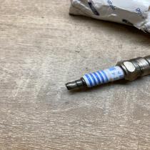 1216460 87YF 12405 AE  Spark plug Ford Escort