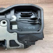 7167075   Front door lock BMW 5 E60 E61