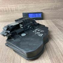 7167076   Rear door lock BMW 7 E65 E66