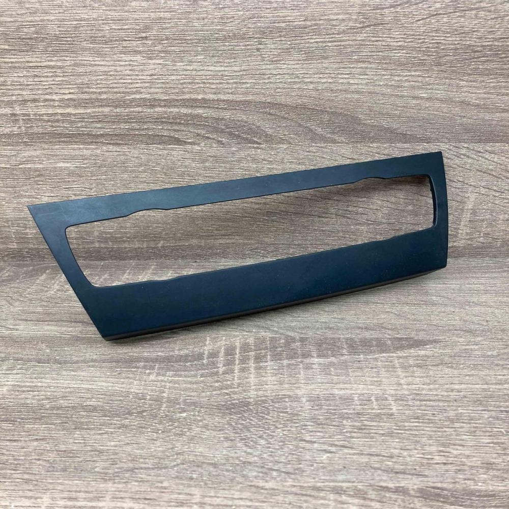 6966407   Other interior part BMW 3 E90 E91