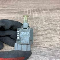 GA2C 6649Y   Brake pedal sensor switch Mazda MPV II LW
