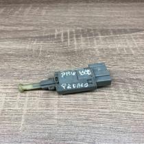 GA2C 6649Y   Brake pedal sensor switch Mazda MPV II LW
