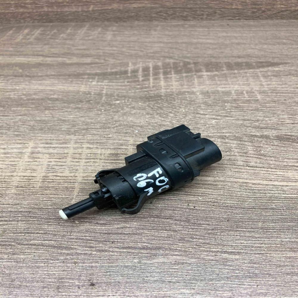 3M5T 13480 AB Used  Brake pedal sensor switch Ford Focus